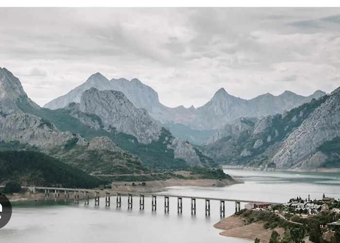 Casa En La Montaña Leonesa , Picos De Europa Сasa de vacaciones *